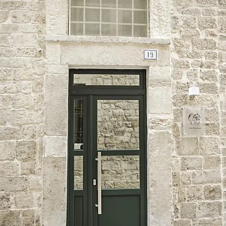 Hostelbeltrani Хостел Трани