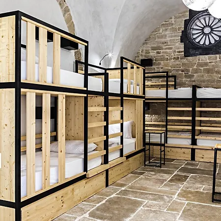 Hostelbeltrani Hostel