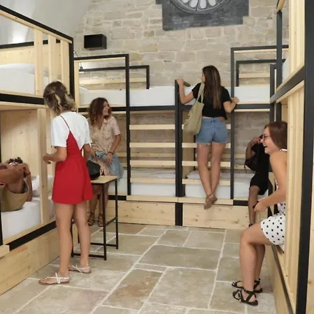 Hostelbeltrani Hostel